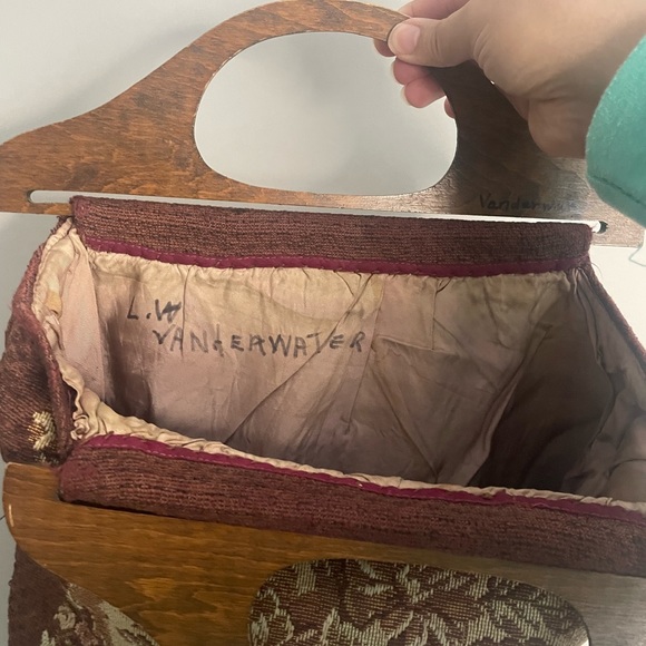 70s Vintage Tapestry Carpet Bag with Wooden Handles handbag - Picture 4 of 5